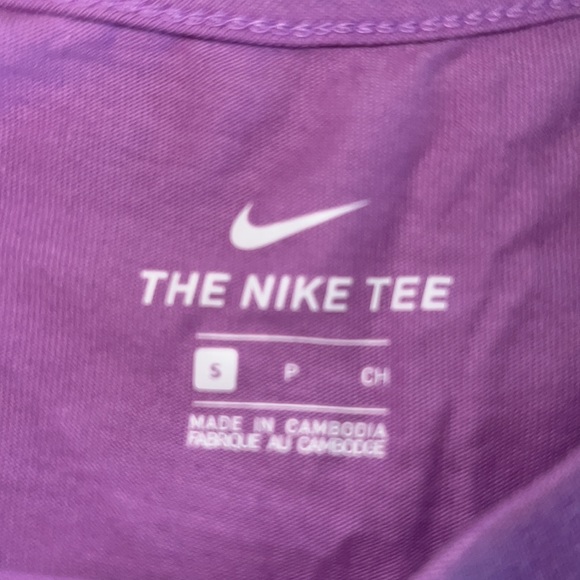 Nike Tee - Picture 2 of 2
